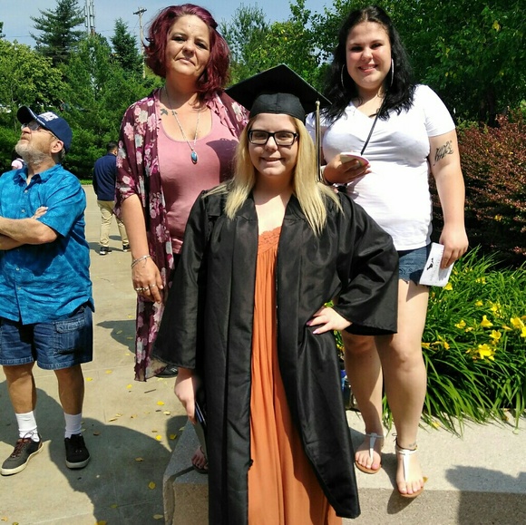 Meet your Posher, Melinda "Posh Ambassador " - Picture 2 of 2